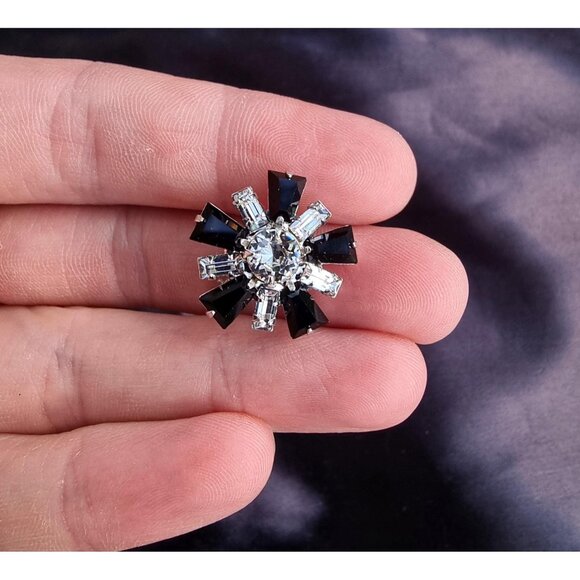 Rare Find Vintage B DAVID Signed Black and Clear Austrian Crystal Star Earrings - Picture 7 of 7